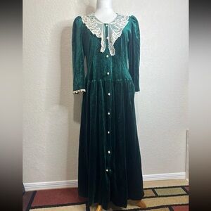 Vintage Komar Forest green velvet maxi dress with lace collar and buttons